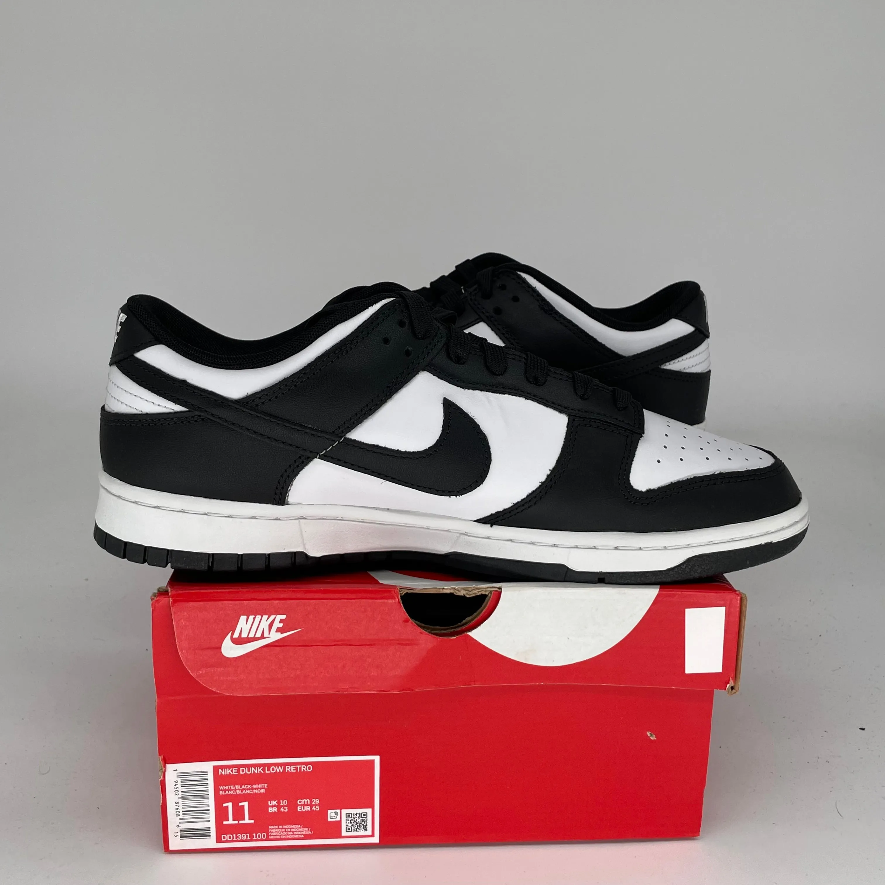 NIKE DUNK LOW PANDA SIZE 11 DD1391-100