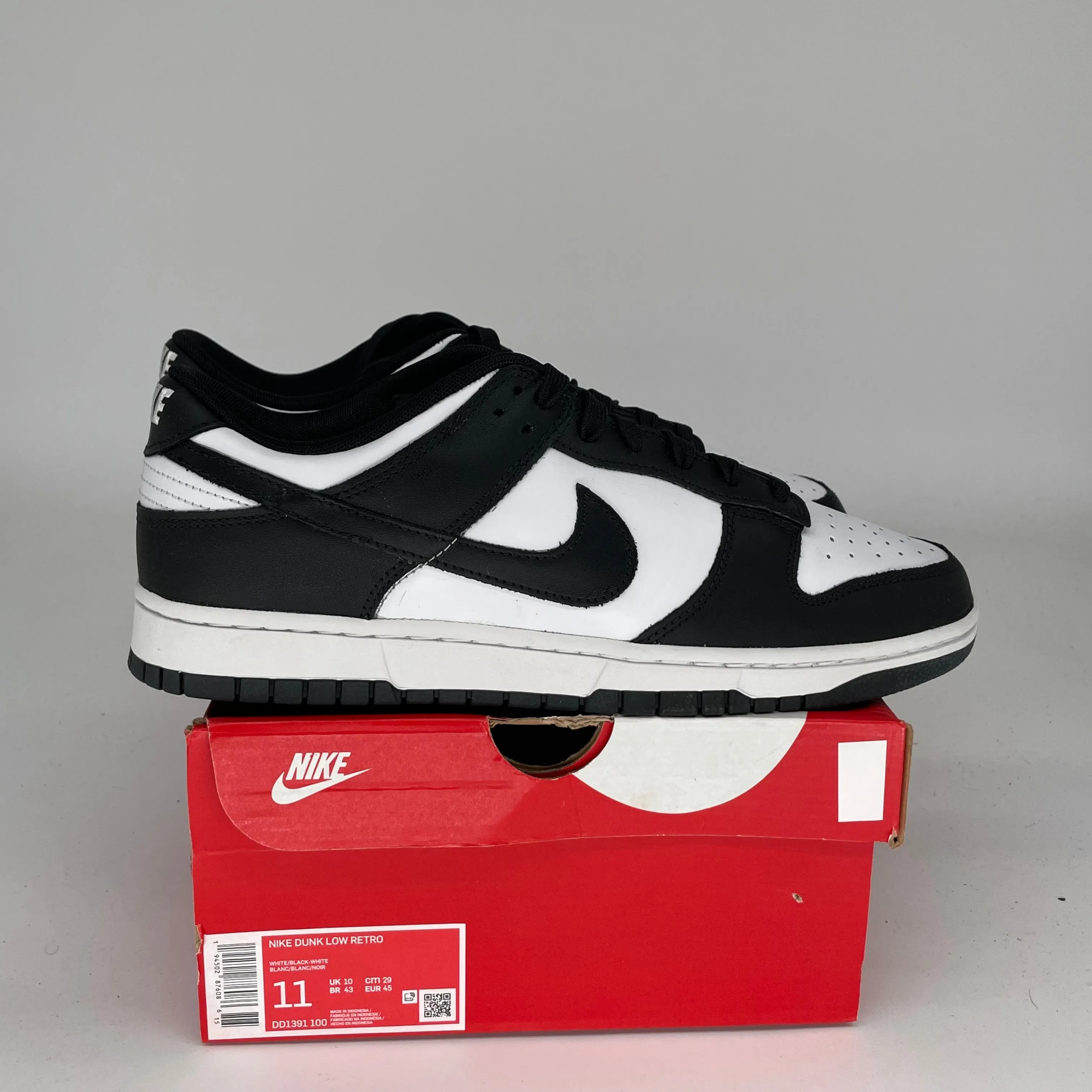 NIKE DUNK LOW PANDA SIZE 11 DD1391-100