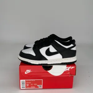 NIKE DUNK LOW PANDA SIZE 3.5Y CW1590-100