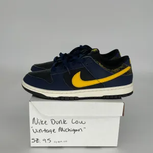 NIKE DUNK LOW VINTAGE MICHIGAN SIZE 9.5 FZ4014-010