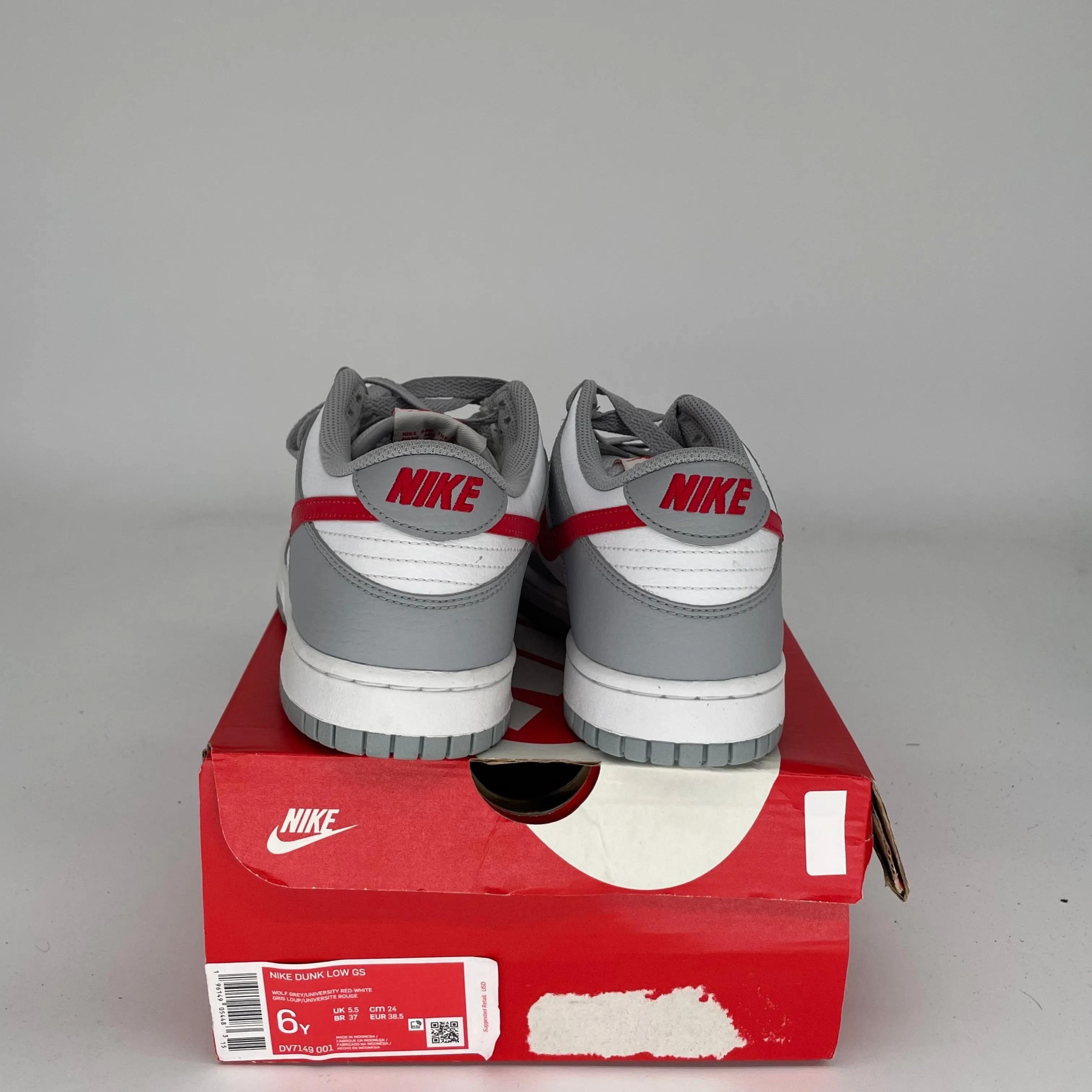NIKE DUNK LOW WHITE WOLF GREY UNIVERSITY RED SIZE 6Y DV7149-001