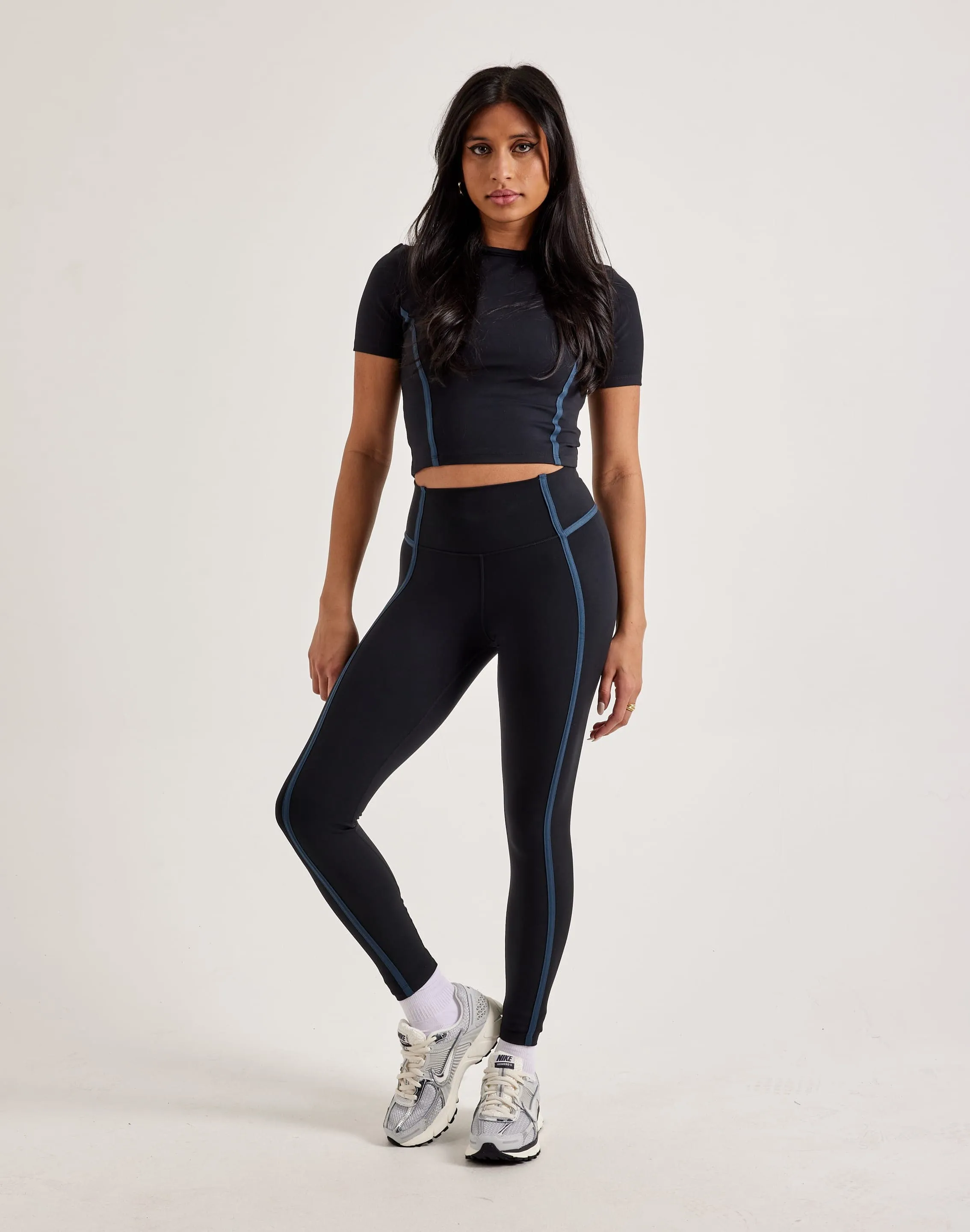 Nike One Fitted Dri-FIT Top