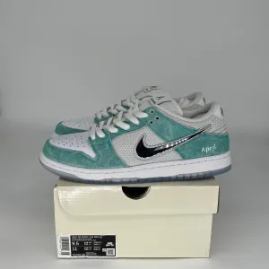 NIKE SB DUNK LOW APRIL SKATEBOARDS SIZE 9.5 FD2562-400