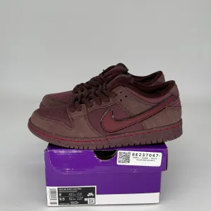 NIKE SB DUNK LOW CITY OF LOVE BURGUNDY CRUSH SIZE 8 FN0619-600
