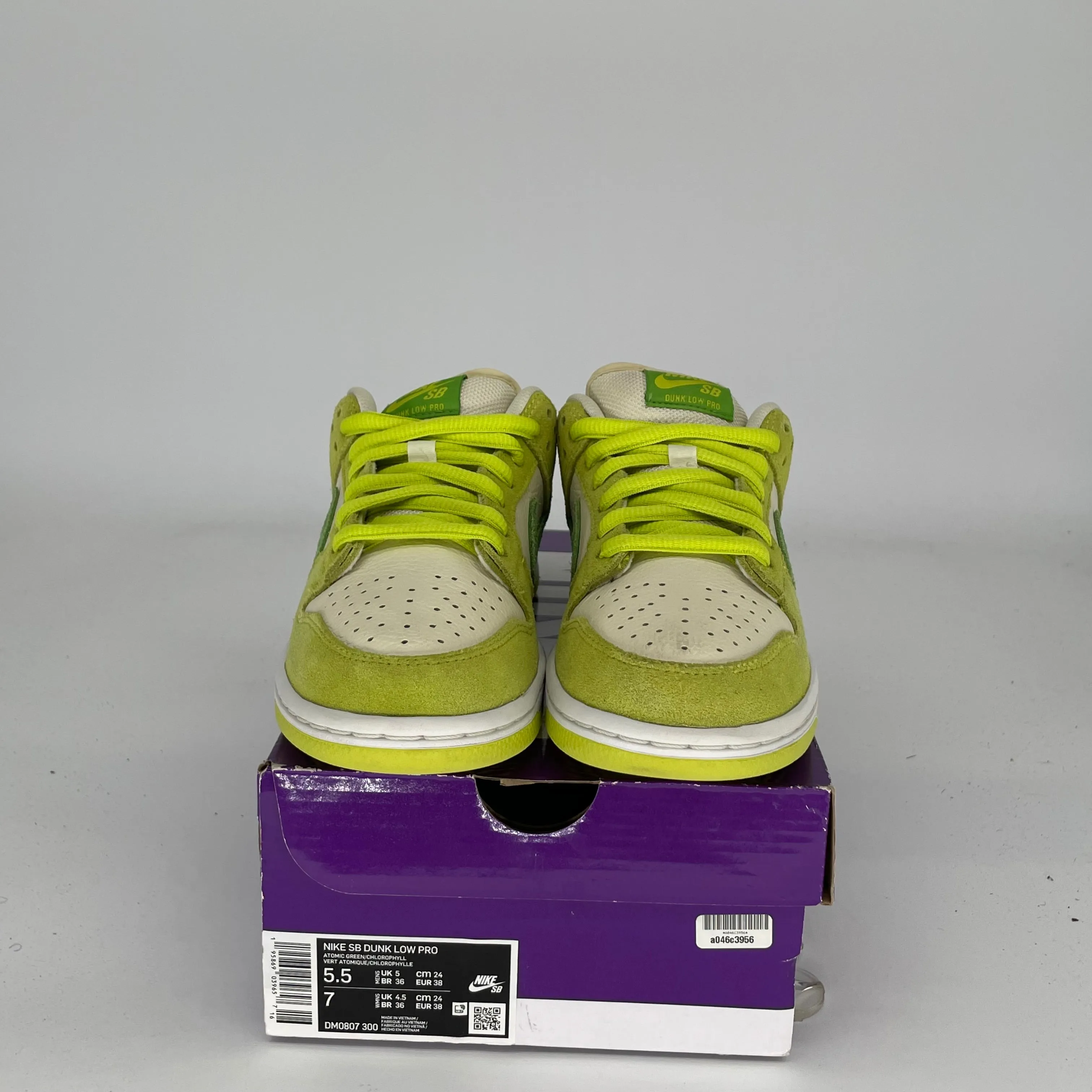 NIKE SB DUNK LOW GREEN APPLE SIZE 5.5 DM0807-300