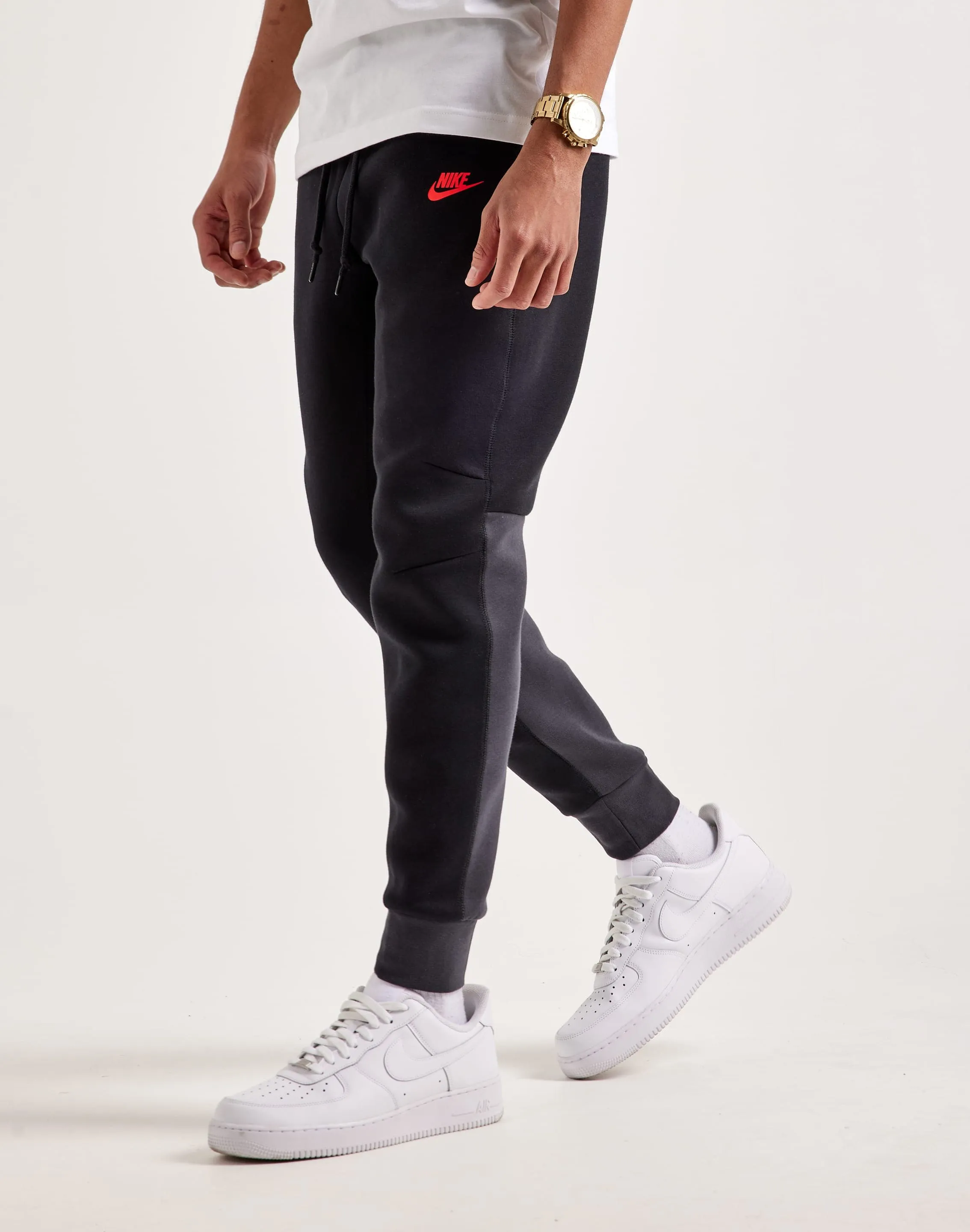 Nike Tech Fleece Slim-Fit Joggers