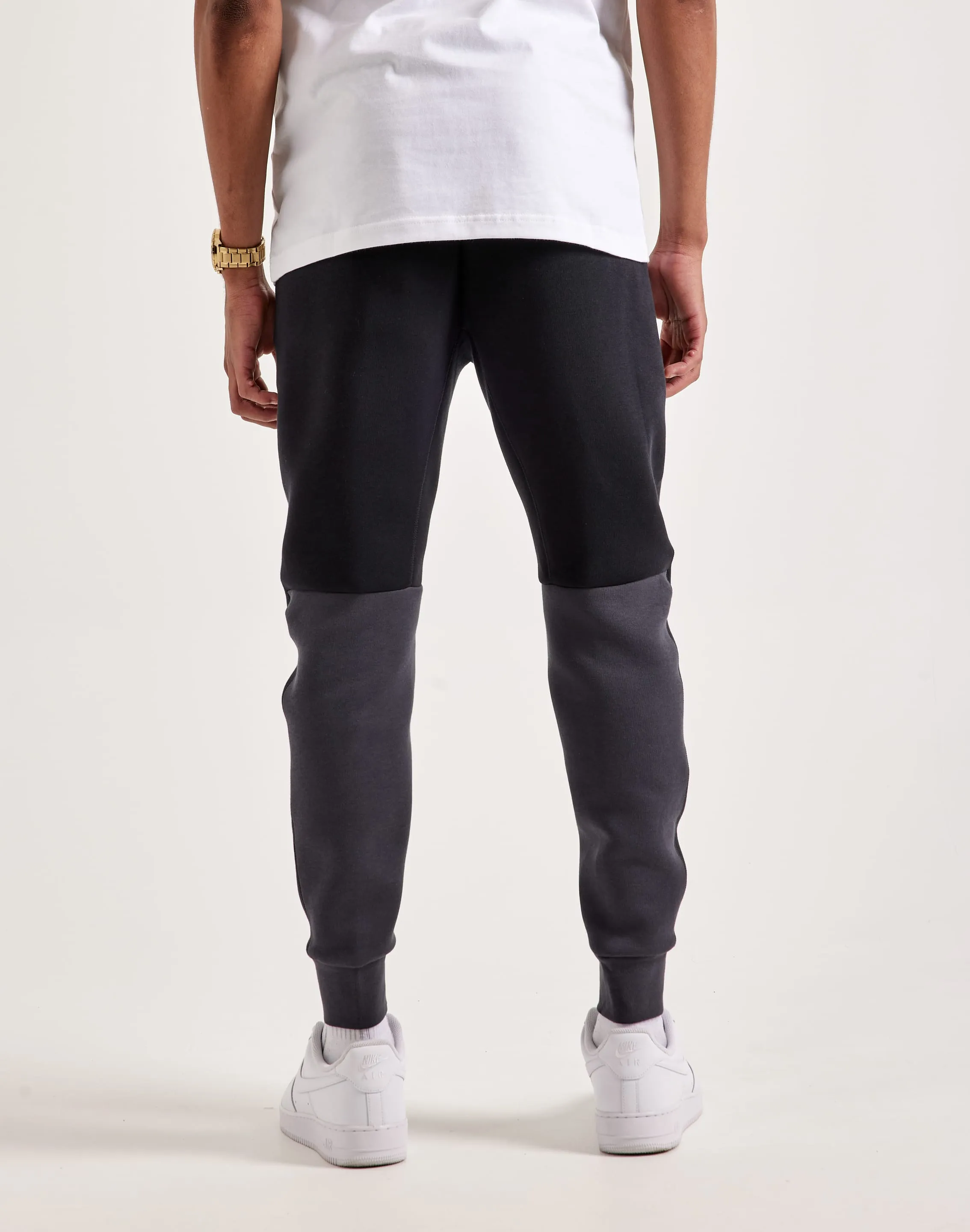 Nike Tech Fleece Slim-Fit Joggers