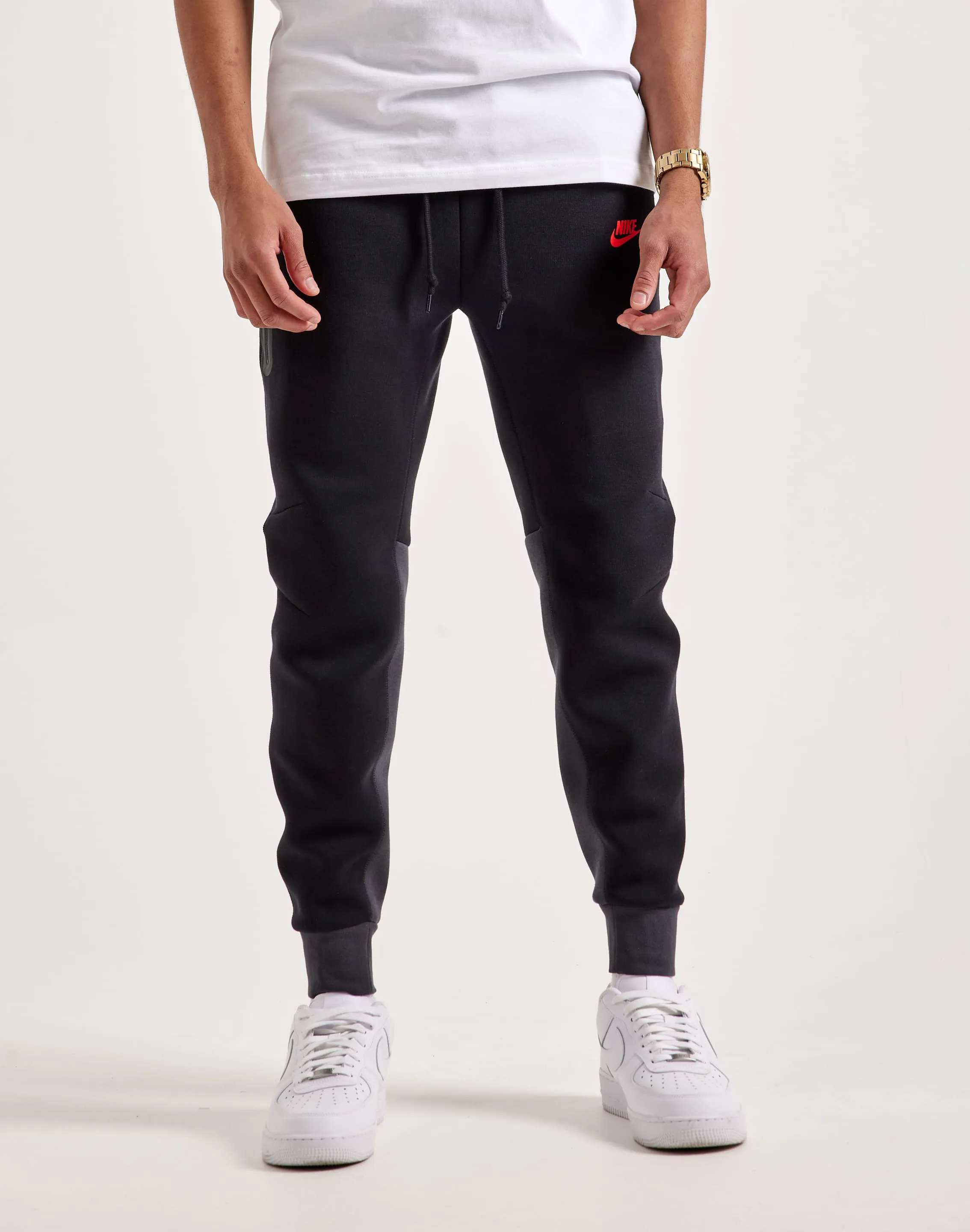 Nike Tech Fleece Slim-Fit Joggers