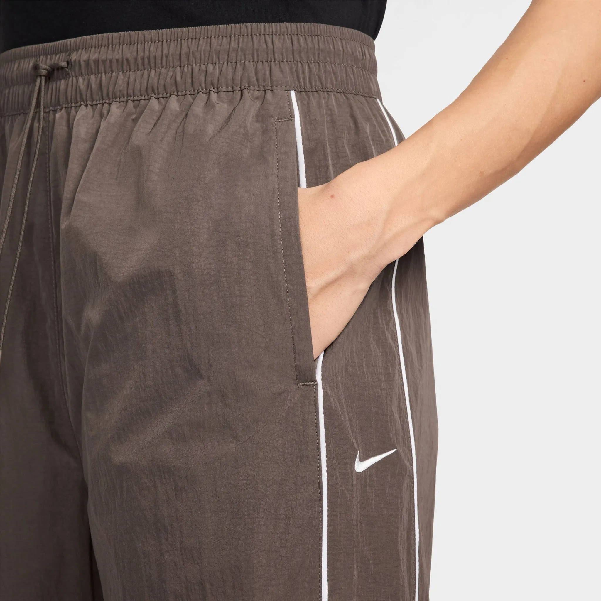 Womens Nike Nike Sportswear Women's High-Waisted Woven Open-Hem Pants Ironstone / White